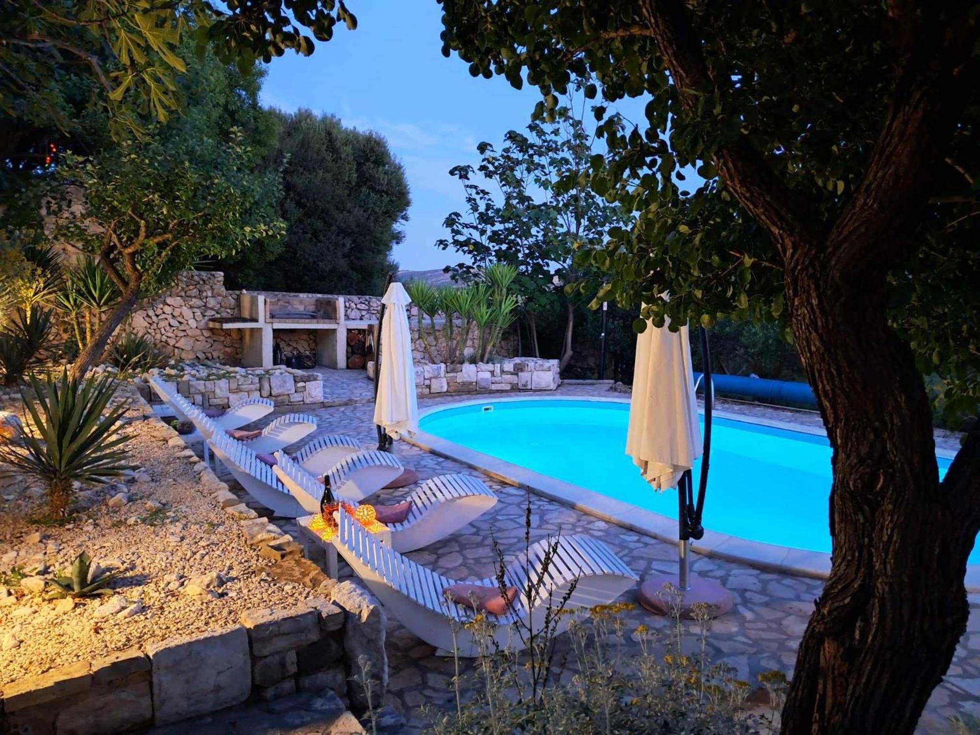 Villa Cesarica ノヴァリャ エクステリア 写真